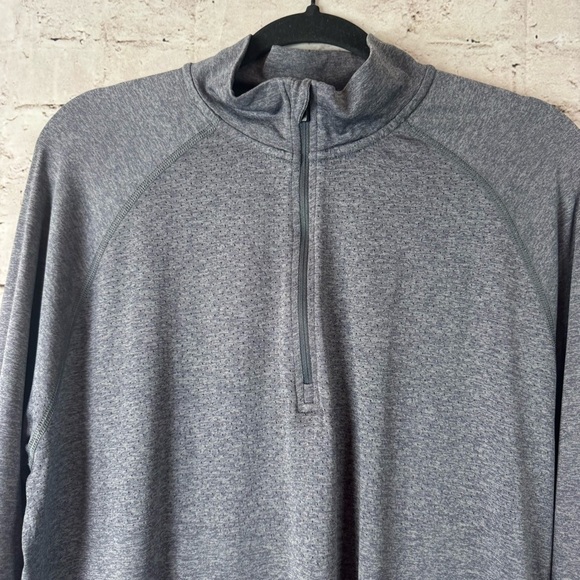 Rhone Men's Gray Versatility Perforated Yoke 1/4 Zip Training Long Sleeve L/XL - Picture 4 of 10
